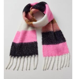 Urban Outfitters Holly Brushed Oversized Scarf in Pink/Rose
